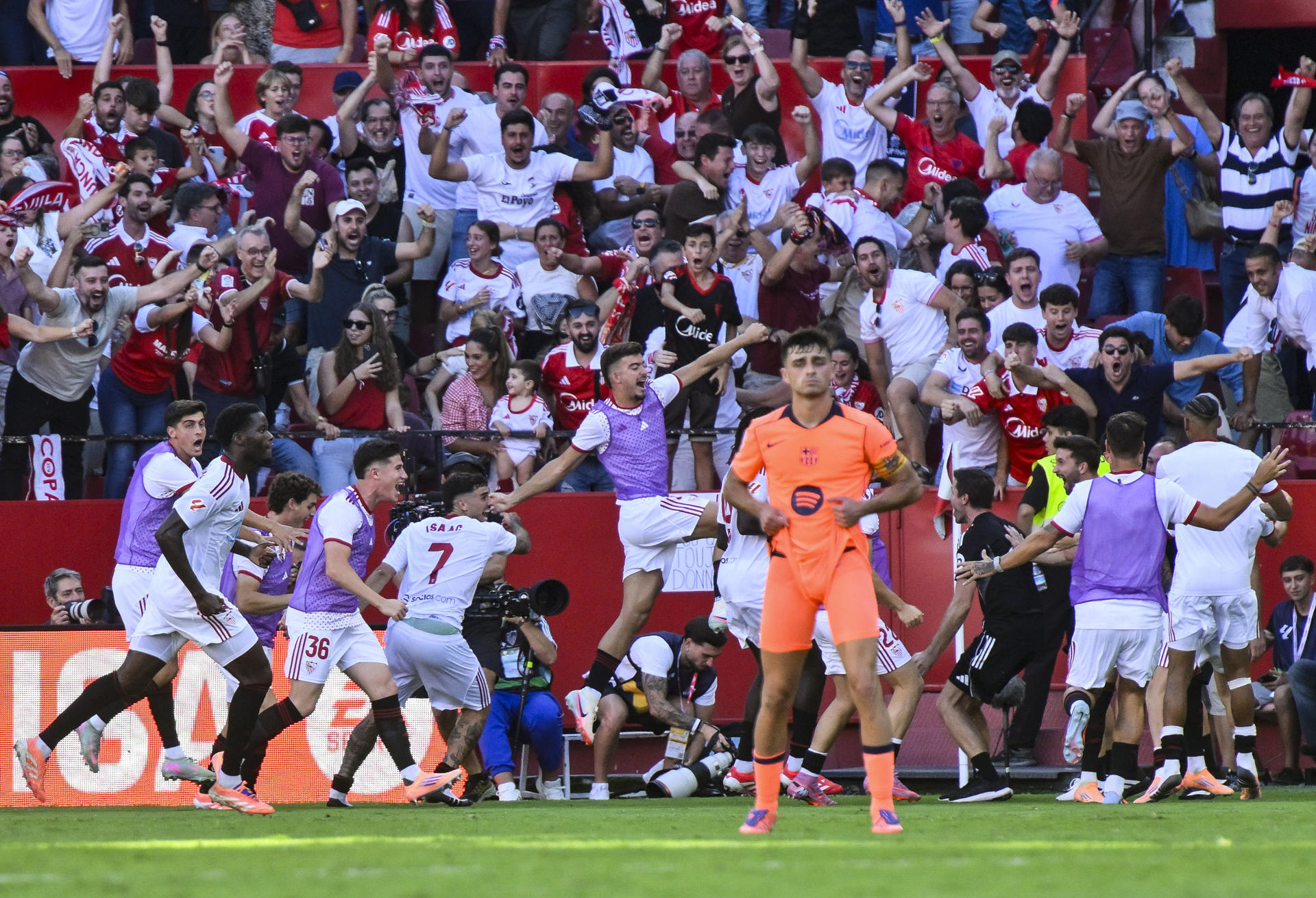 Sevilla goleó a Barcelona en sorpresivo partido de LaLiga de España