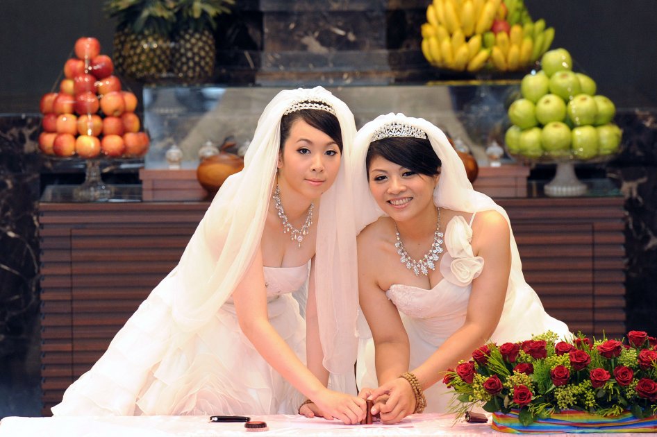 Taiwanesas protagonizan primera boda homosexual budista