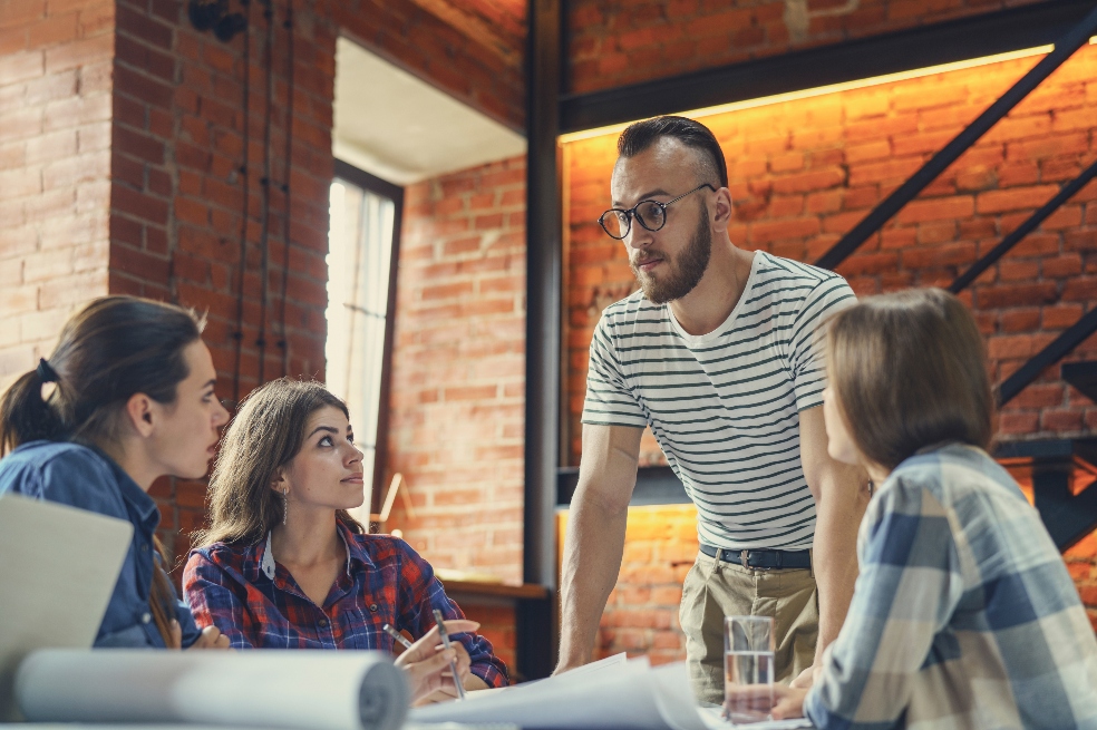 Conoce cómo emprender con los desafíos del mundo en mente