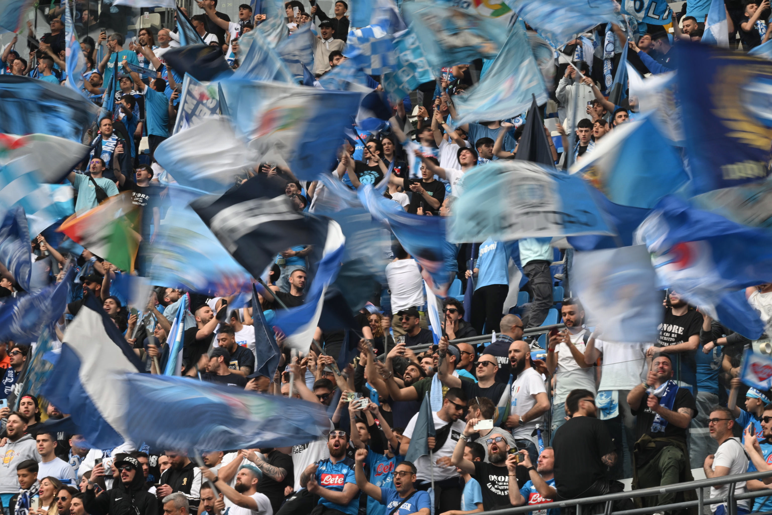 Napoli (Italy), 30/04/2023.- Napoli supporters during the Italian Serie A soccer match SSC Napoli vs US Salernitana at 'Diego Armando Maradona' stadium in Naples, Italy, 30 April 2023. (Italia, Nápoles) EFE/EPA/CIRO FUSCO