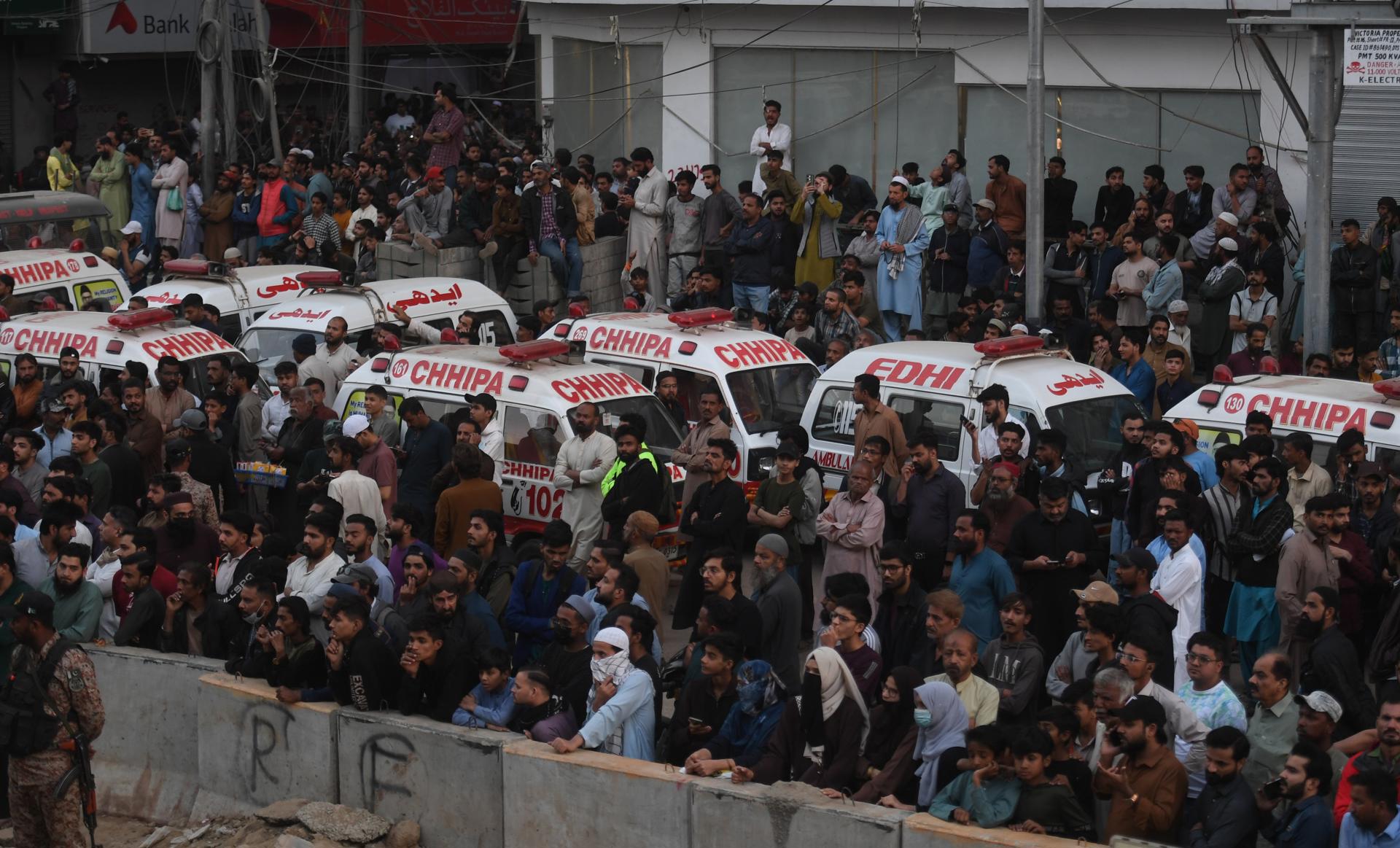 Una tragedia más: incendio en Karachi, Pakistán, deja un saldo de 21 personas muertas