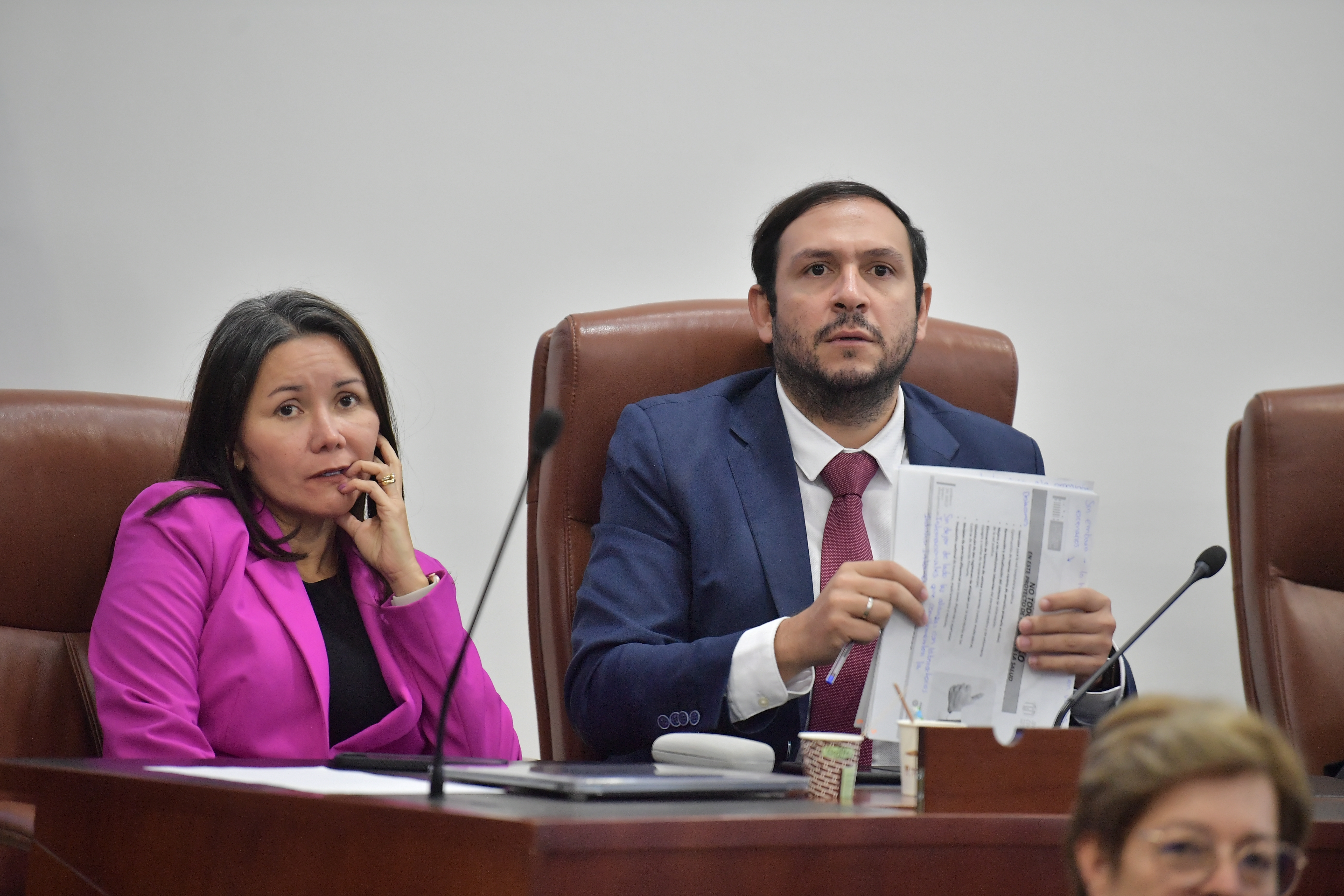 Reforma a la salud: proyecto no se archiva, el debate continuaría este jueves