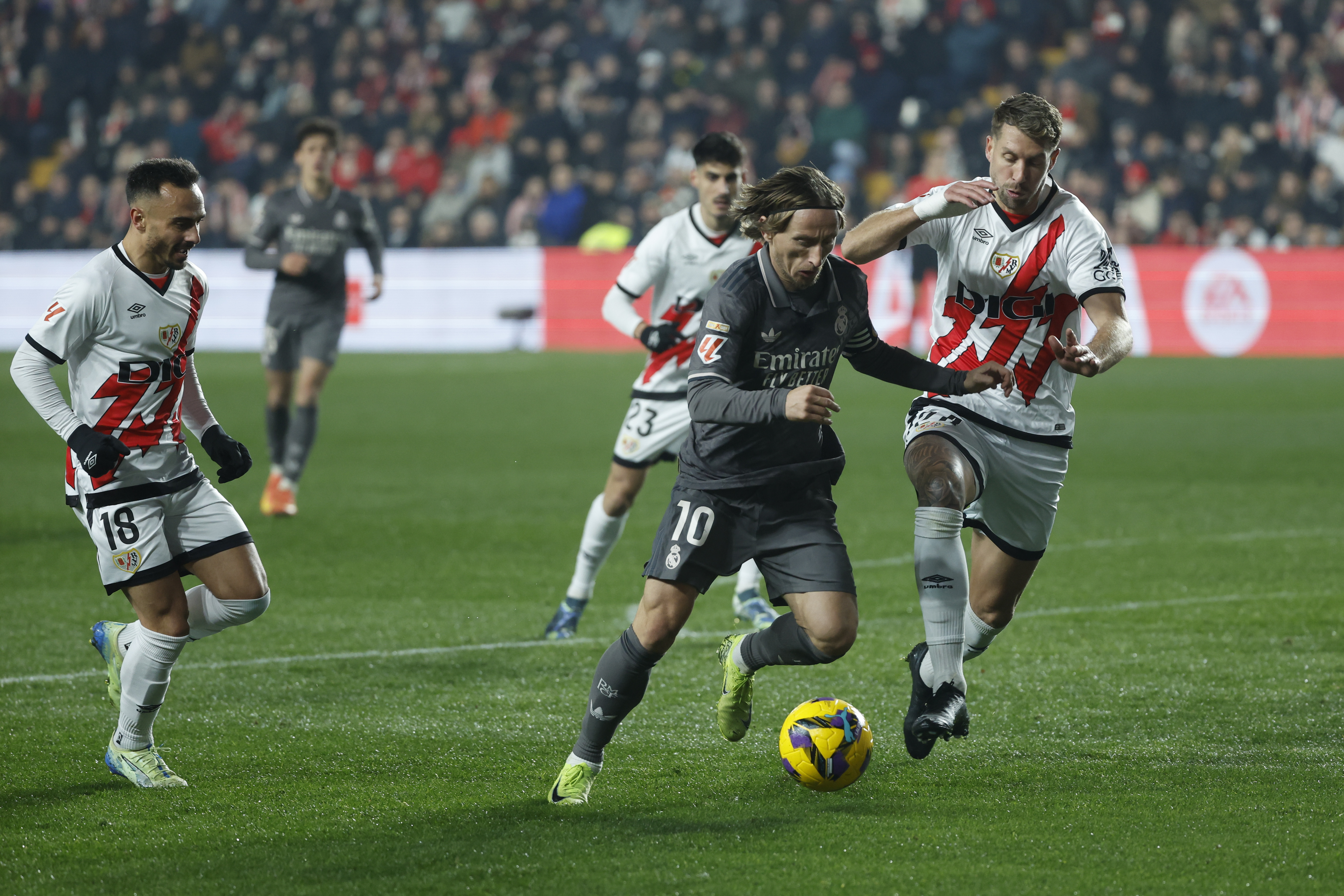 Sin James Rodríguez, Rayo Vallecano empató 3-3 con Real Madrid