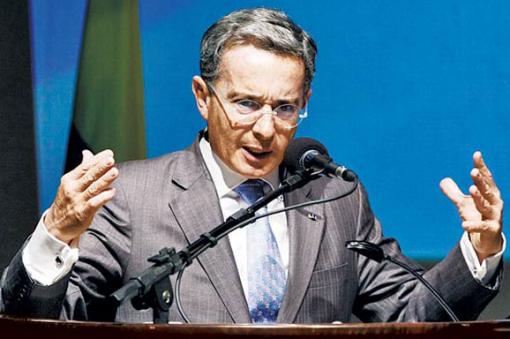 Este es el listado del supuesto carrusel de la reelección denunciado por Álvaro Uribe