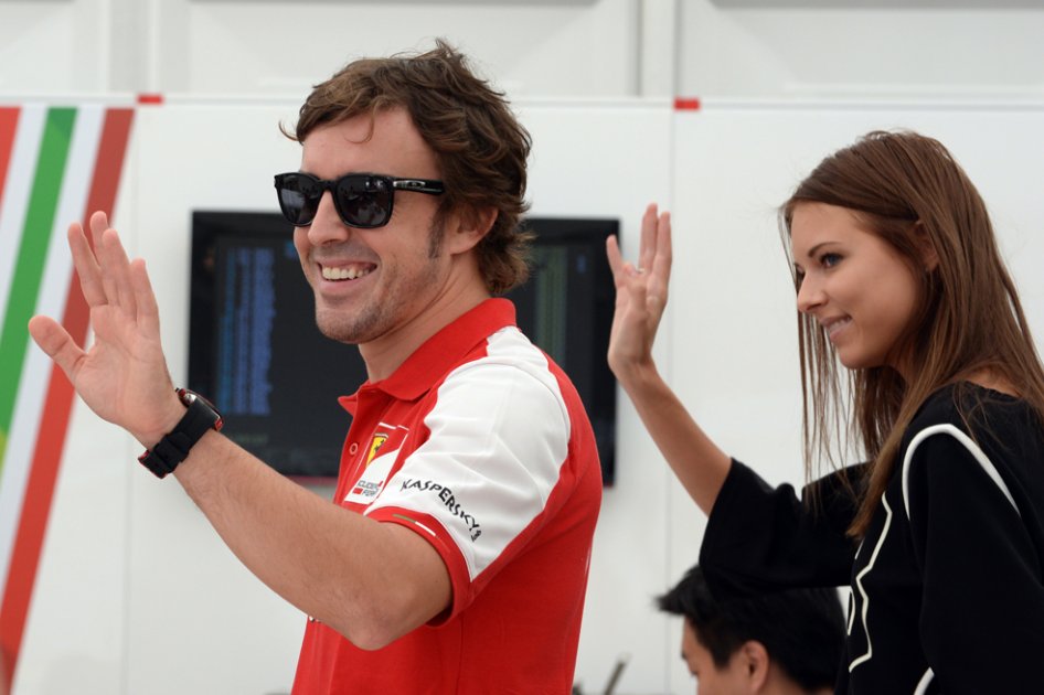 Fernando Alonso y su novia Dasha Kapustina.