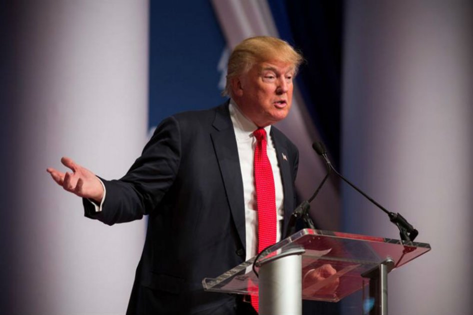 Trump insiste en que México debe pagar muro que planea si llega a la presidencia