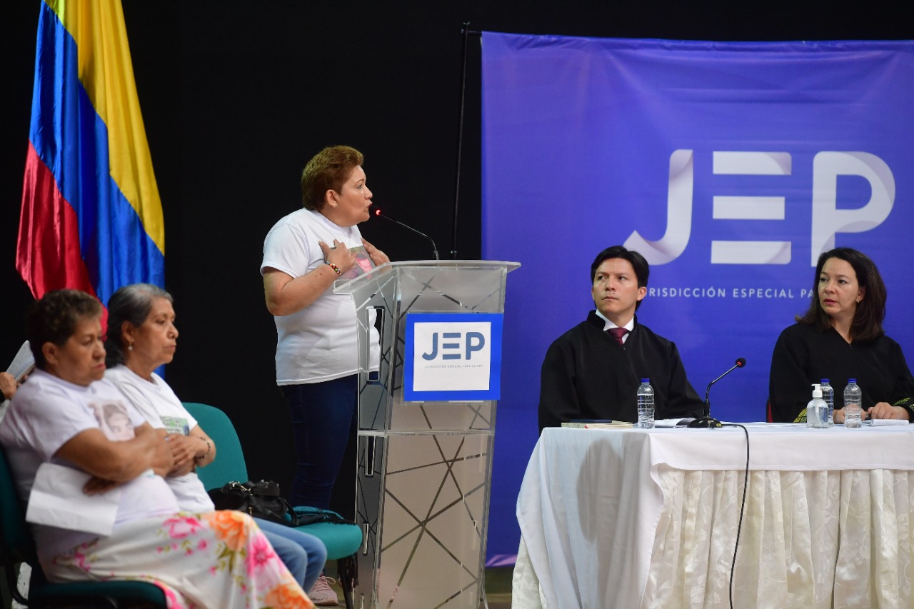 “Uribe, Santos, Padilla y Montoya tienen la culpa”: víctima de “falsos positivos”