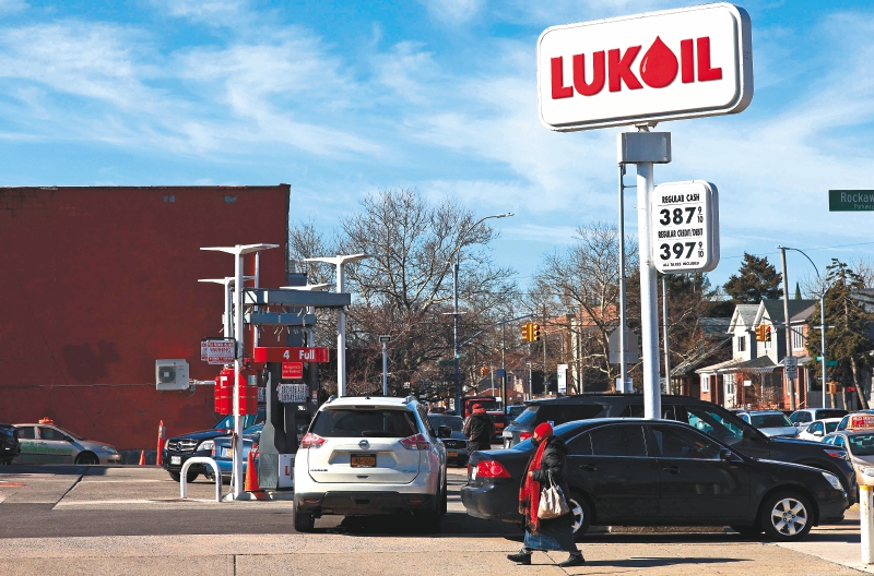 ¿La guerra en Ucrania va a poner más cara la gasolina?