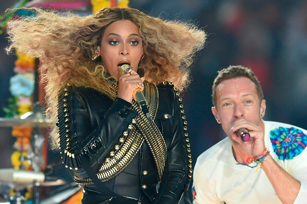 Beyoncé se ‘roba’ el show de Coldplay en el Super Bowl