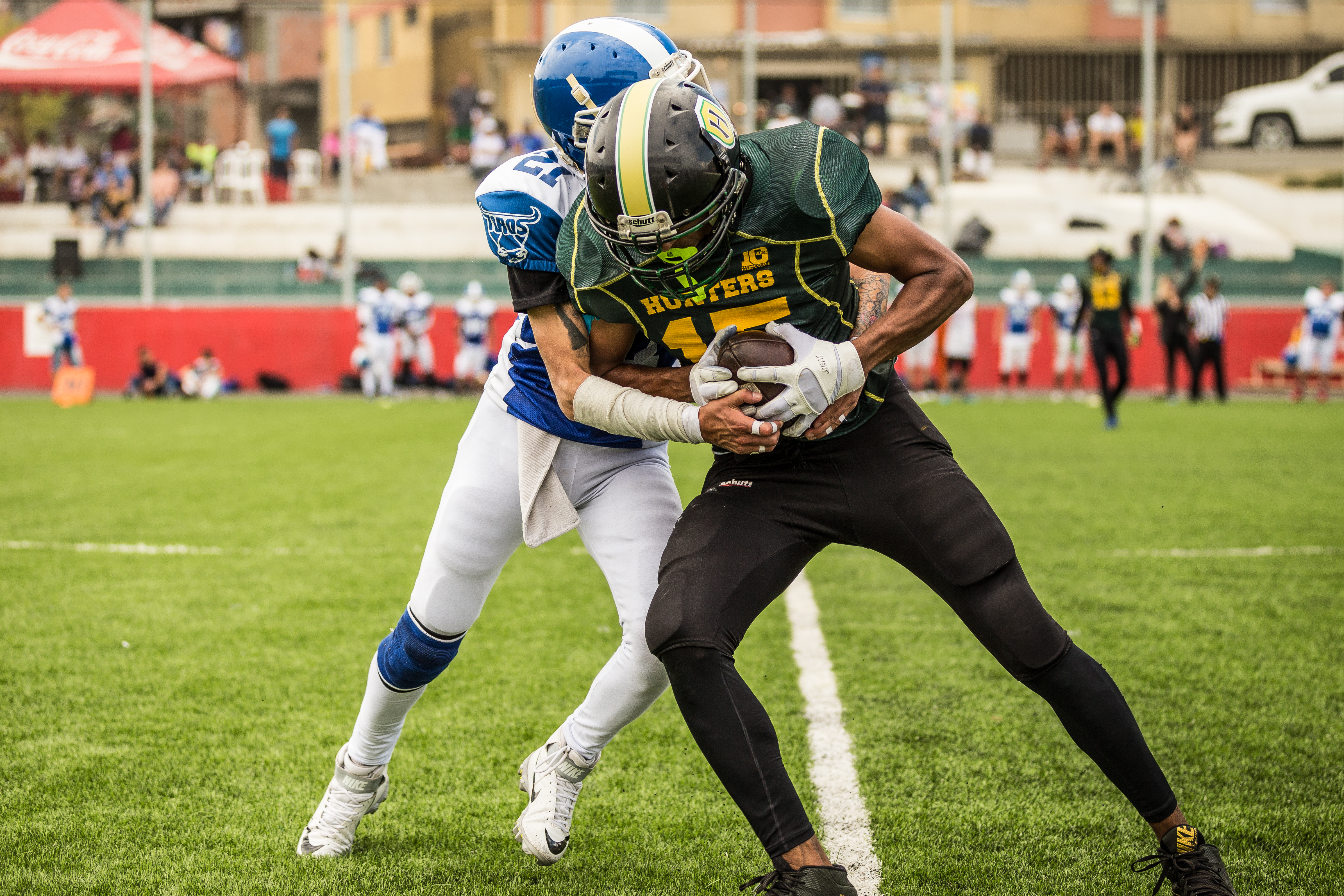 Juego entre Hunters de Medellín y Toros de Manizales en la modalidad de takle.