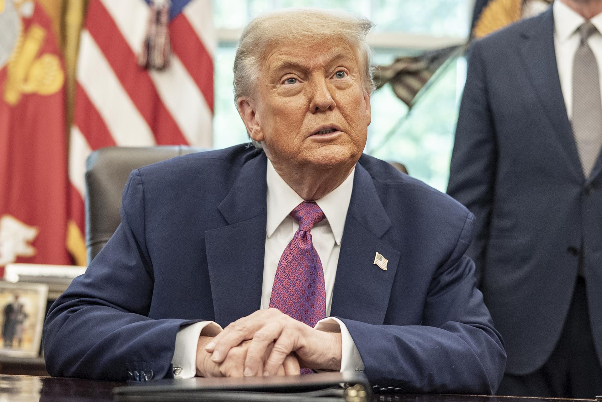 Trump vuelve a afirmar que establecerá aranceles unilaterales en dos semanas