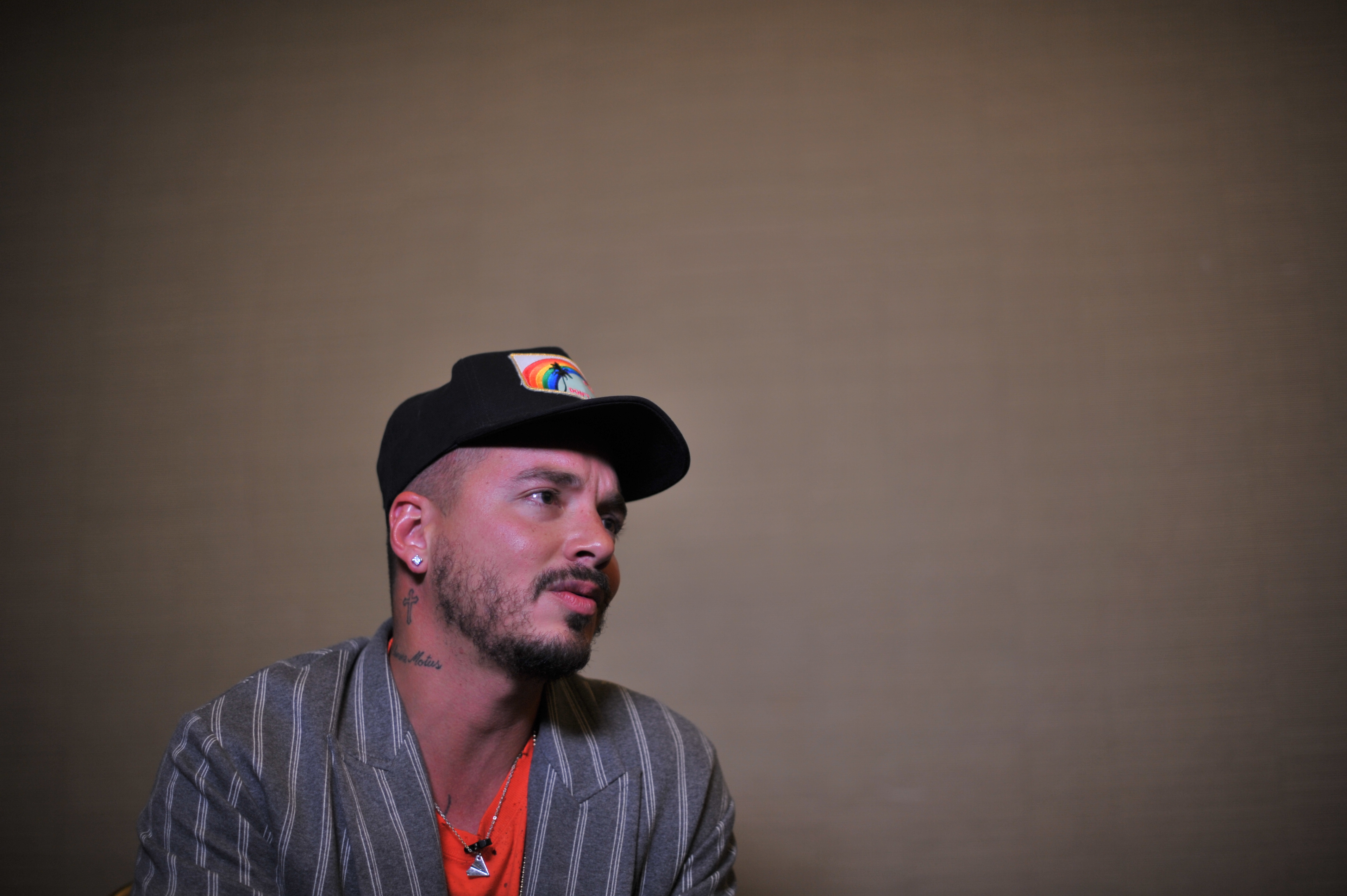J Balvin sufrió incidente con su carro deportivo. Así reaccionó Valentina Ferrer