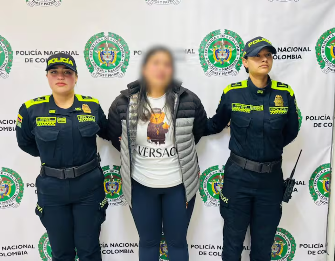 Detienen a profesora que presuntamente abusó de una de sus alumnas