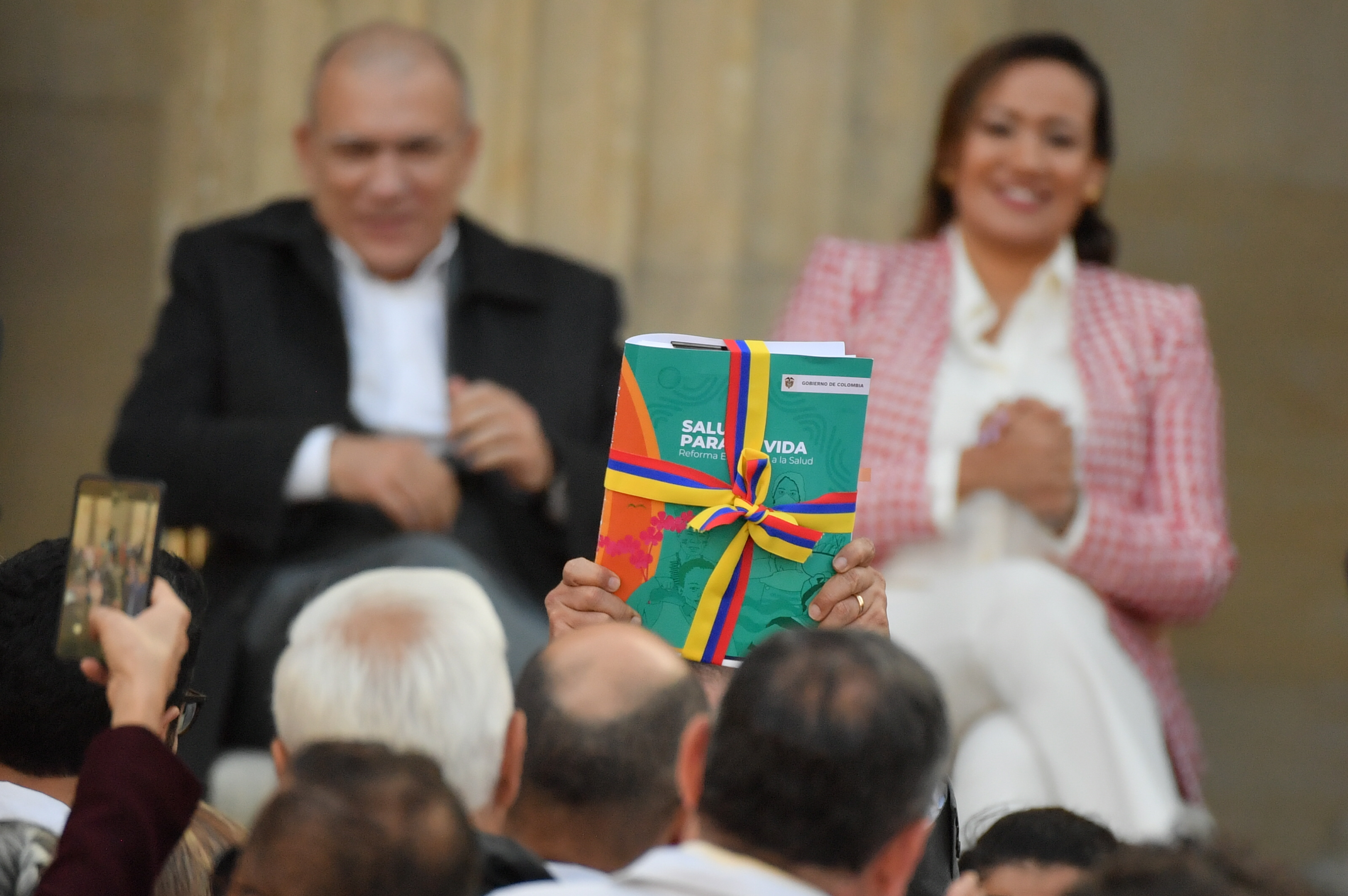Admiten demanda para que plenaria de Cámara defina trámite de reforma a la salud