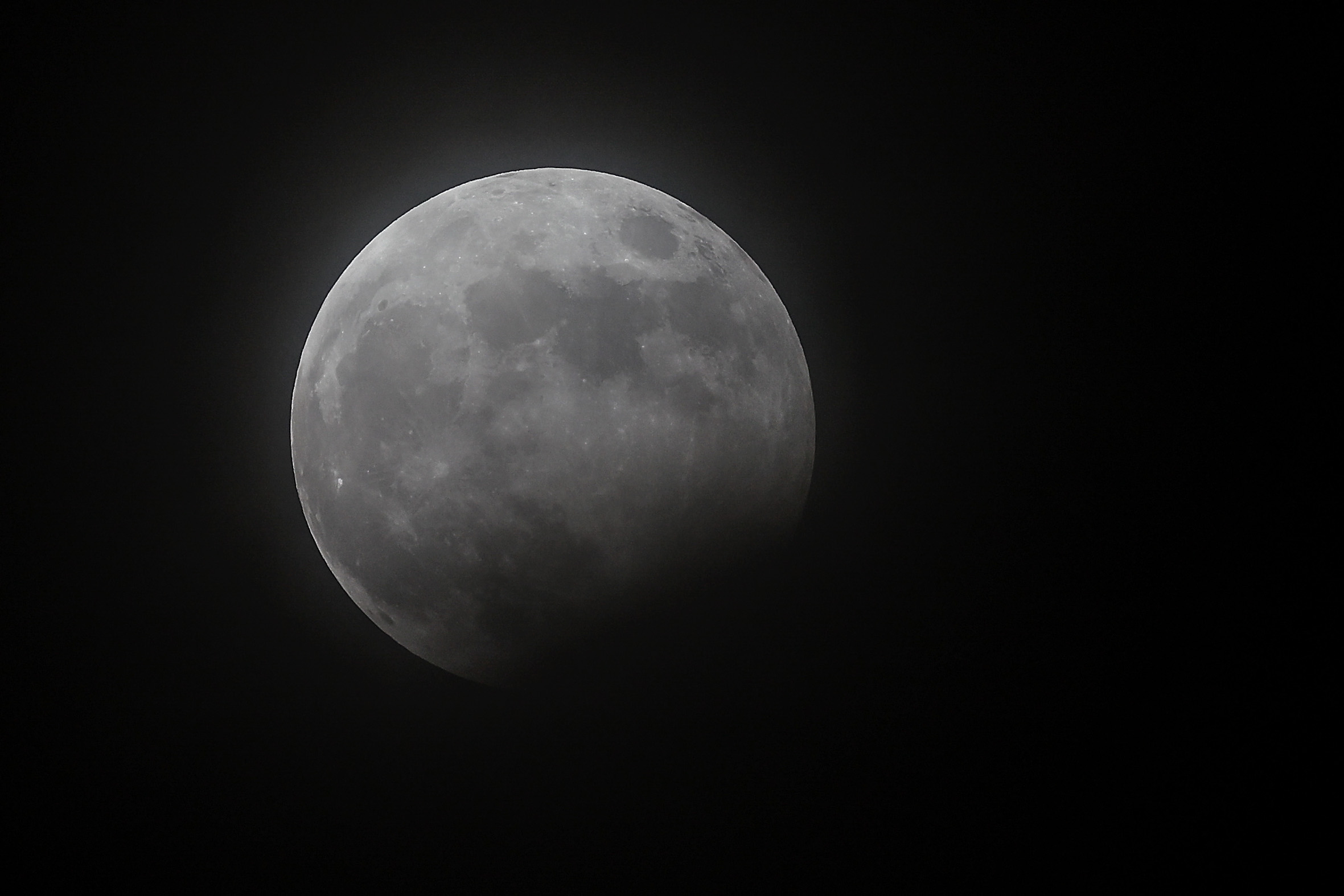 China finaliza detalles de la nave que quiere llegar al lado oscuro de la Luna