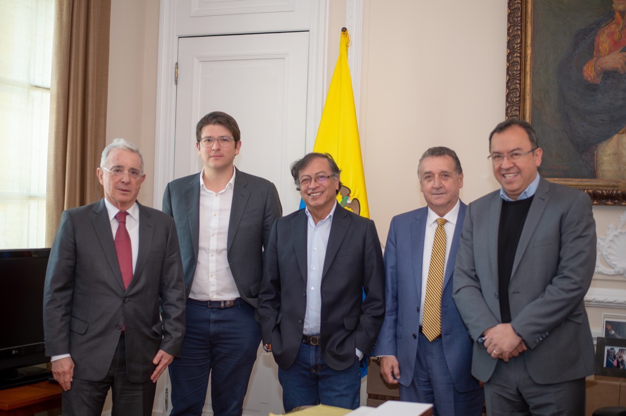 ¿Hay divisiones en el Centro Democrático por reunión con Petro?