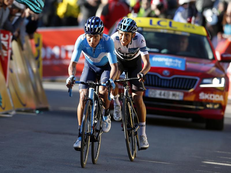 Egan Bernal junto a Nairo Quintana en la París-Niza de 2019.