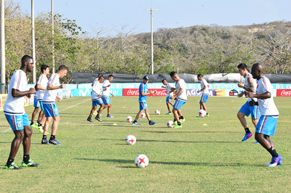 La selección Colombia entrena en la Universidad Autónoma del Caribe, pensando en el duelo del jueves contra Bolivia. / Federación Colombiana de Fútbol.