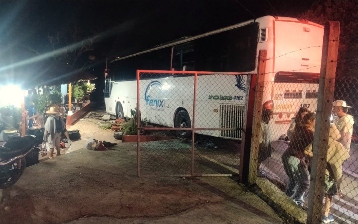 Accidente de un bus dejó un muerto y 10 heridos en vía Barbosa – Medellín