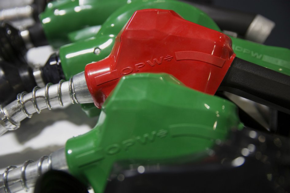 Ecuador reduce de US$ 35 a US$ 25 estimado del precio de barril de petróleo