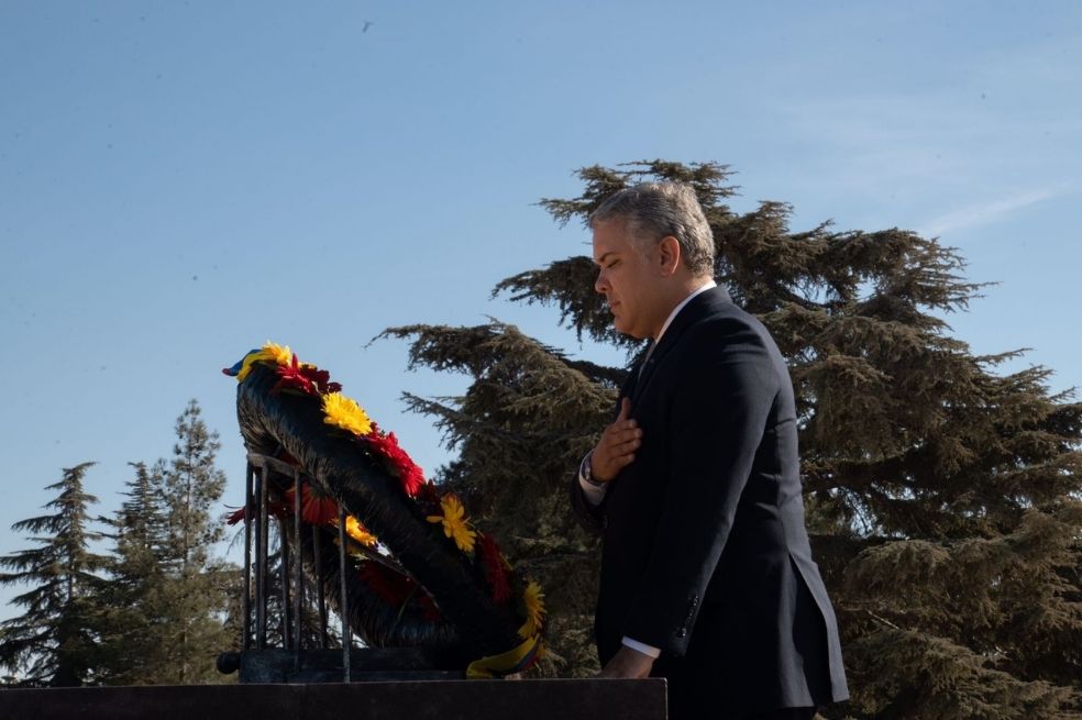Sin decir mucho, Duque intenta calmar la polémica sobre Irán que levantó Molano