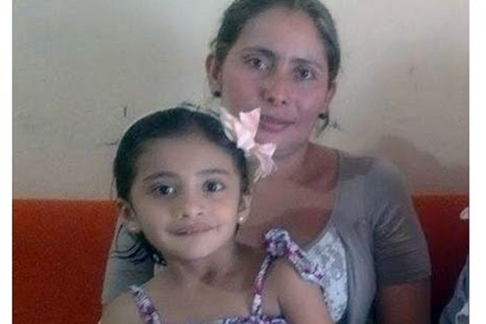 María Esperanza Villalba junto a su hija, Mariana Loaiza.