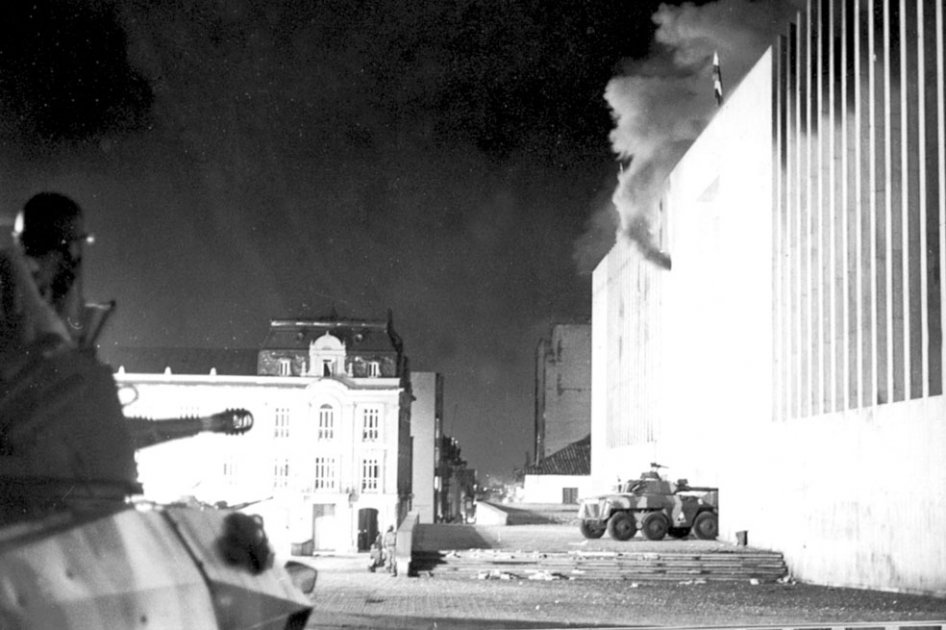 El 6 de noviembre de 1985, el M-19 asaltó el Palacio de Justicia. Más de un centenar de personas murieron, incluidos 11 magistrados titulares de la Corte Suprema de Justicia. La justicia aún no esclarece del todo esos hechos. /Archivo
