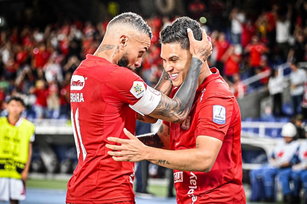 Duván Vergara (izq.) y Juan Fernando Quintero, figuras del América de Cali.