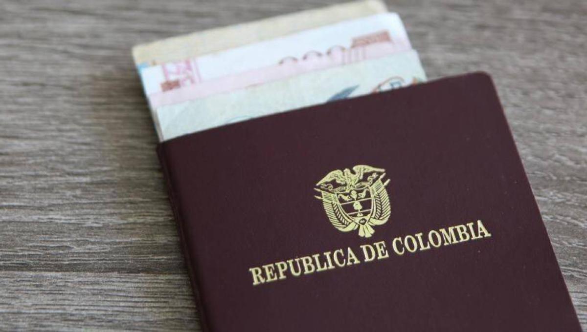 Los países a los que puede viajar solo con el pasaporte colombiano en 2024