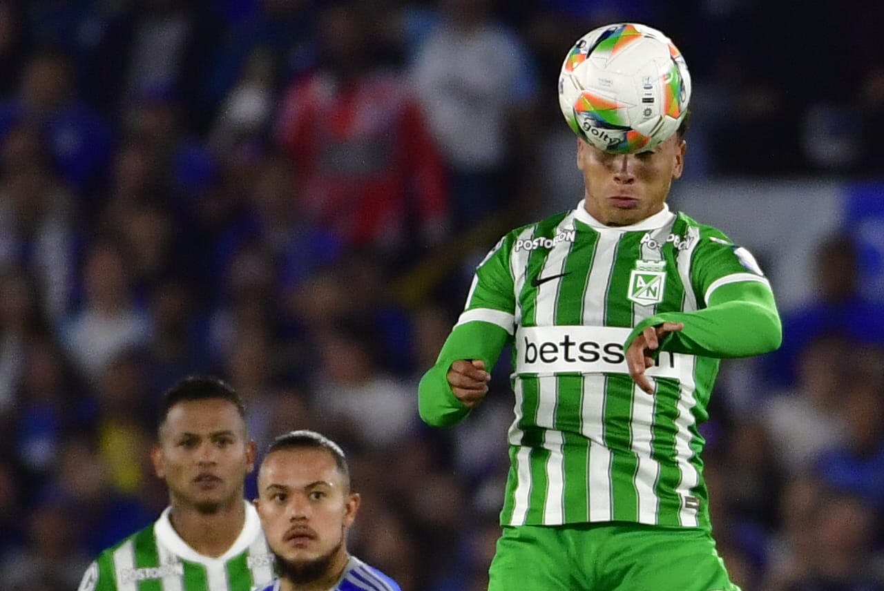 Anoche, Atlético Nacional sufrió sendas expulsiones de William Tesillo y Jorman Campuzano. Dos veteranos del club que condicionaron buena parte del partido.