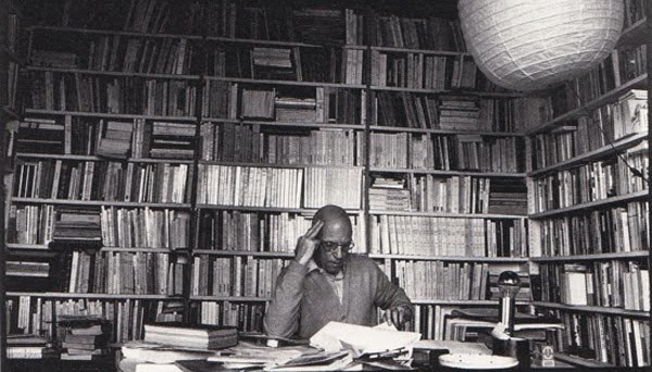 Foucault murió el 25 de junio de 1984 en París, Francia.