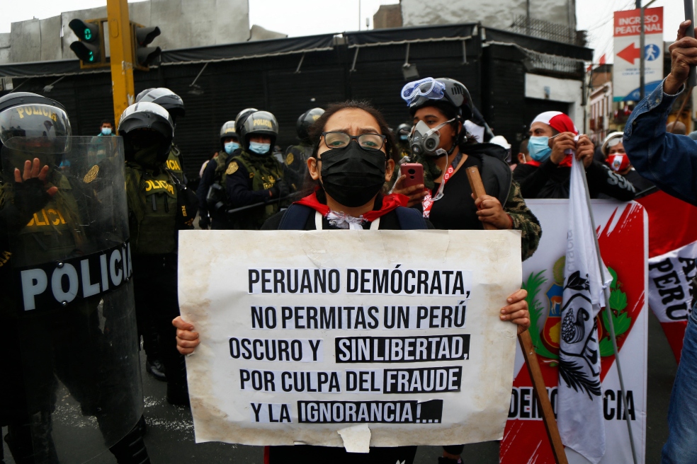 Perú: ¿Qué tan cerca está Pedro Castillo de una vacancia presidencial?