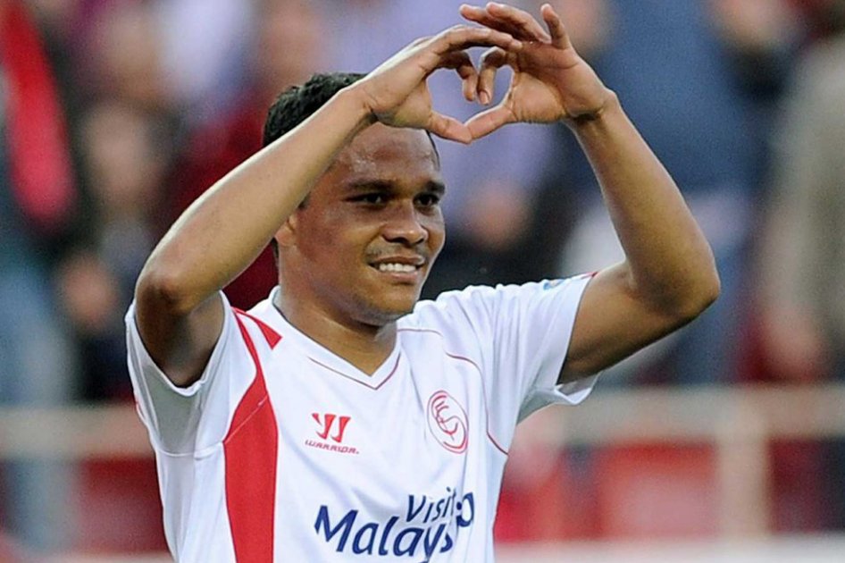 Emotiva carta de despedida de Carlos Bacca para los hinchas del Sevilla