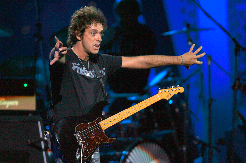 Hijo de Gustavo Cerati recuerda la última conversación que tuvo con el artista