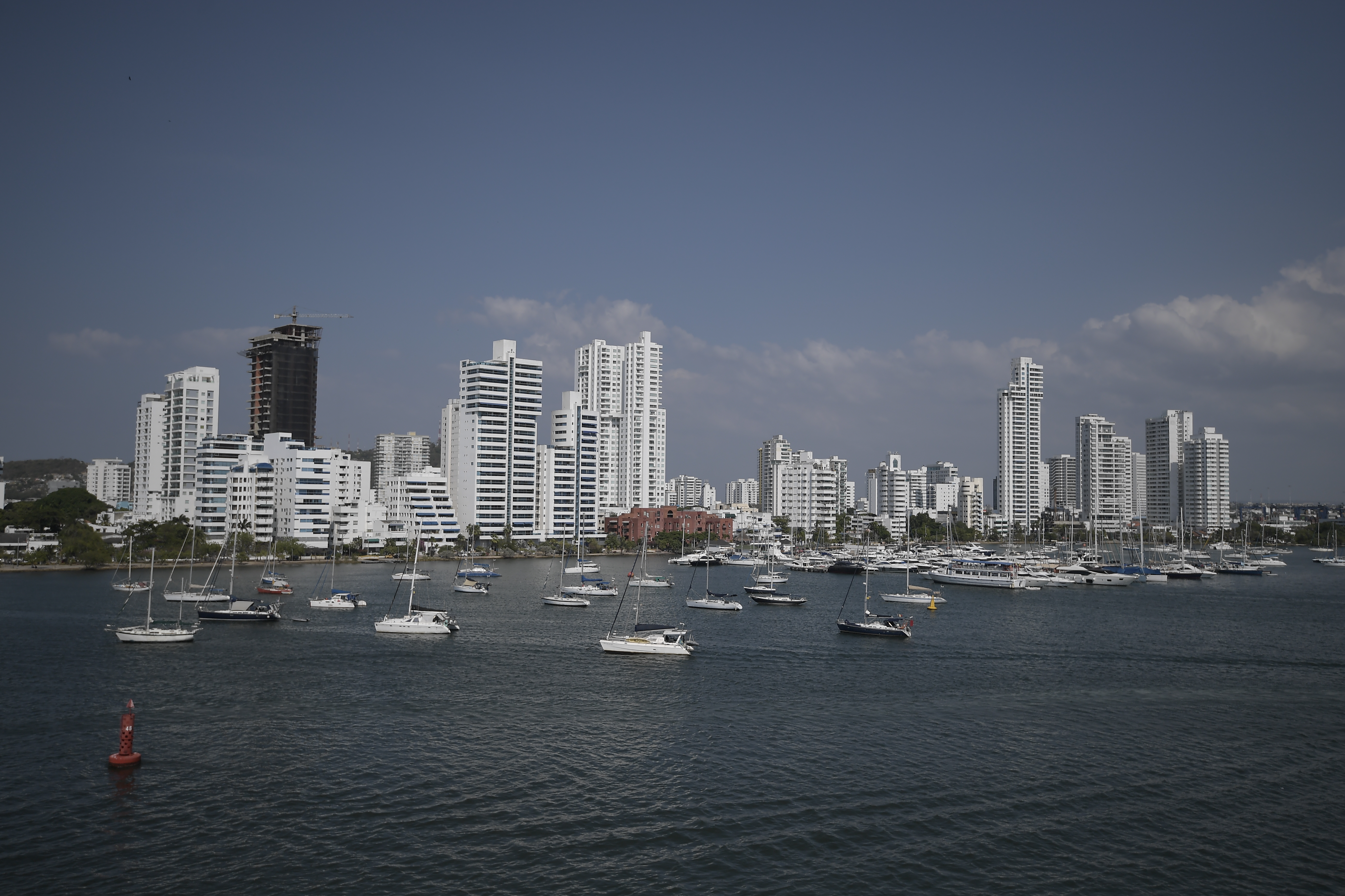 Mancha que apareció en la bahía de Cartagena no es por derrame de hidrocarburos: Dimar