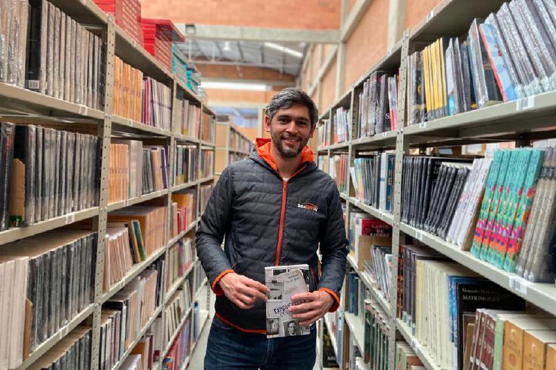 Juan José Daza y los libros sin fronteras