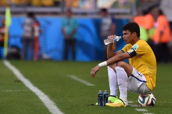 Thiago Silva criticó decisión de la FIFA de no sancionar a Zúñiga