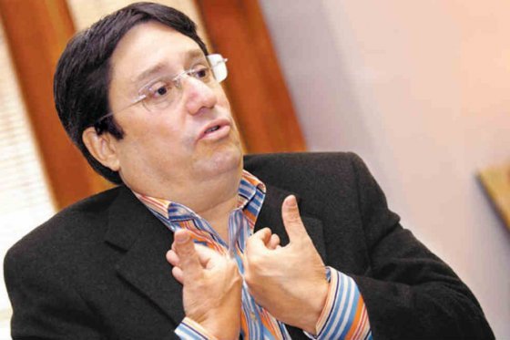 Petición para que José Obdulio Gaviria retire candidatura es desleal: Francisco Santos