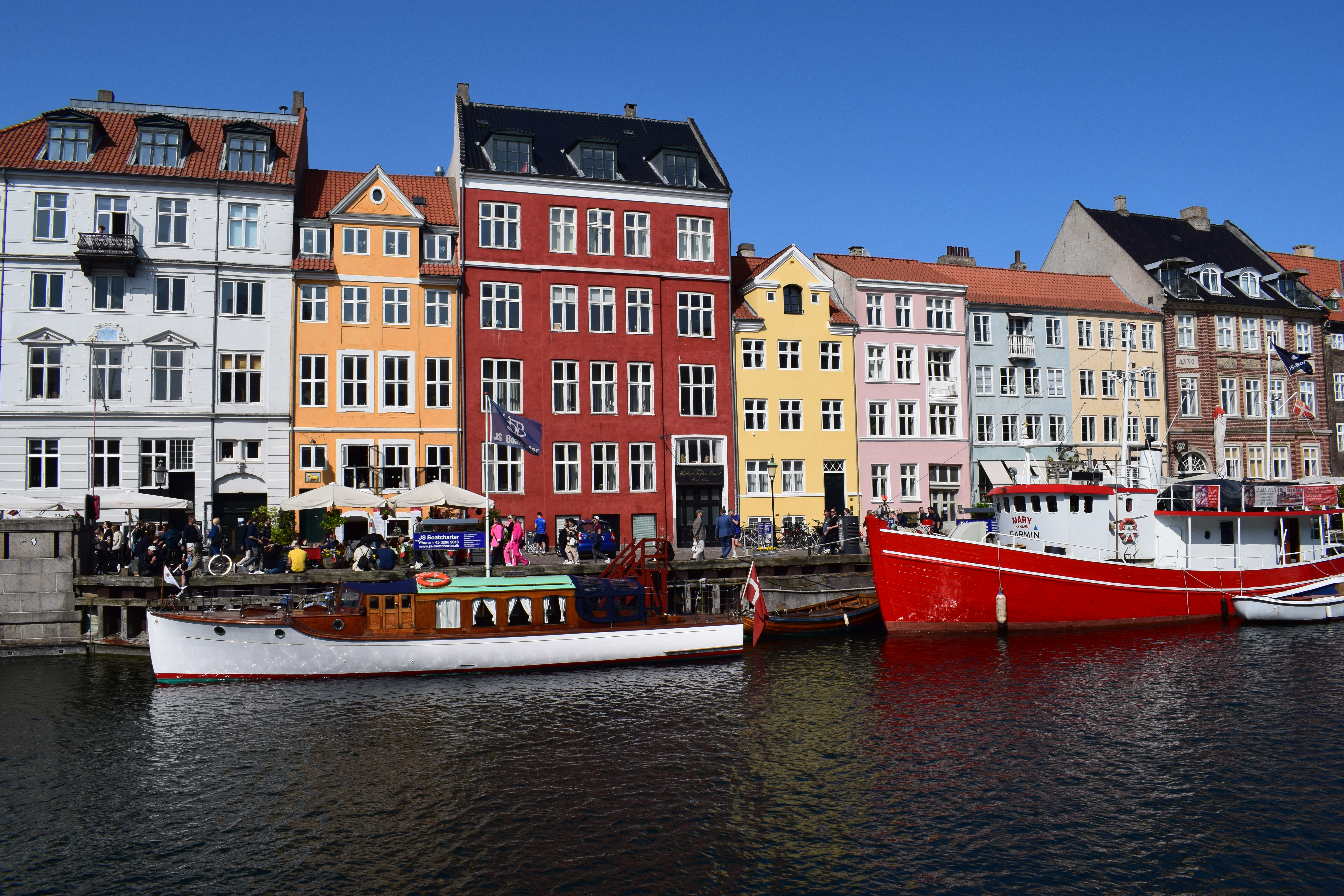 En Copenhague, capital danesa, viven 651.159 personas. Alrededor de ella, a diario, se recorren 1’400.000 kilómetros en bicicleta.
