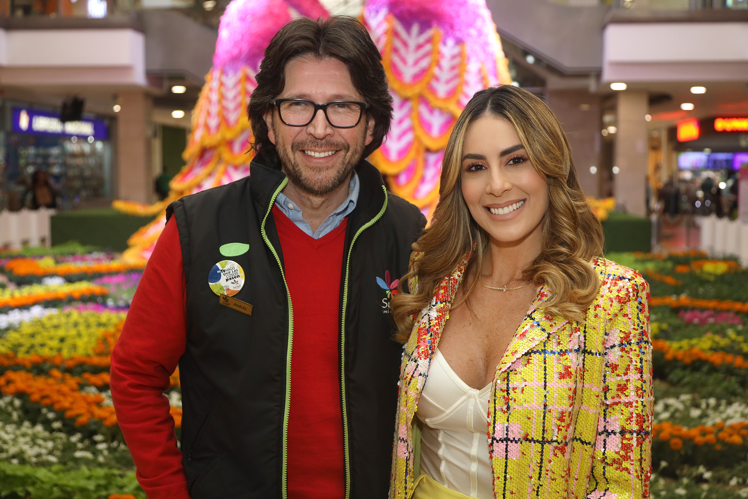 Carolina Soto firma de autógrafos en Centro Comercial Santafé