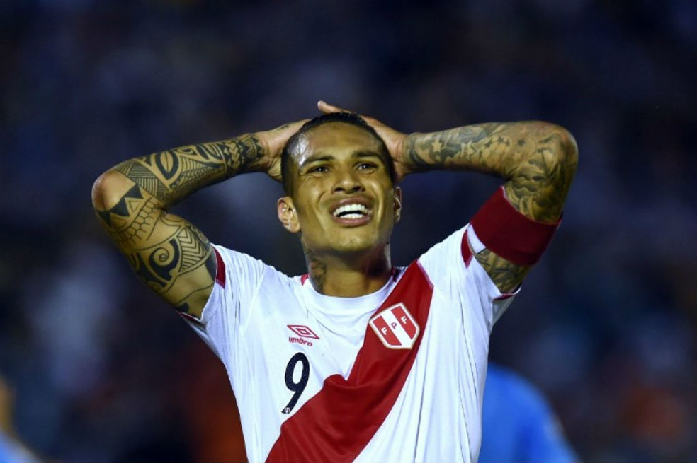 Momias sirvieron a Paolo Guerrero para convencer a la FIFA de rebajar sanción