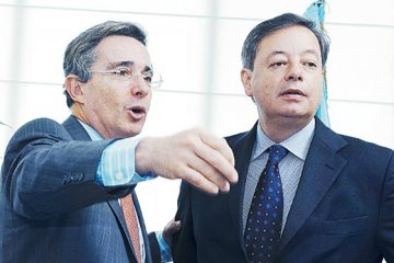 «Si la Drummond ayuda a pagar los abogados, yo acepto»: Uribe