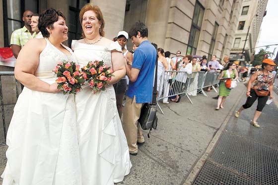 Corte Suprema de EE.UU. inicia histórico debate sobre matrimonios gay