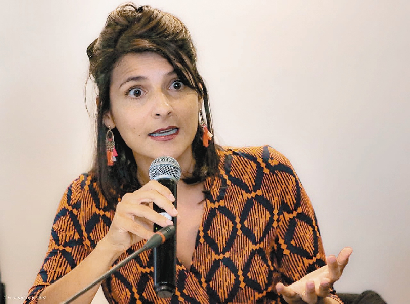 ¿Los tenis de la ministra de Minas afectan los códigos de vestimenta?