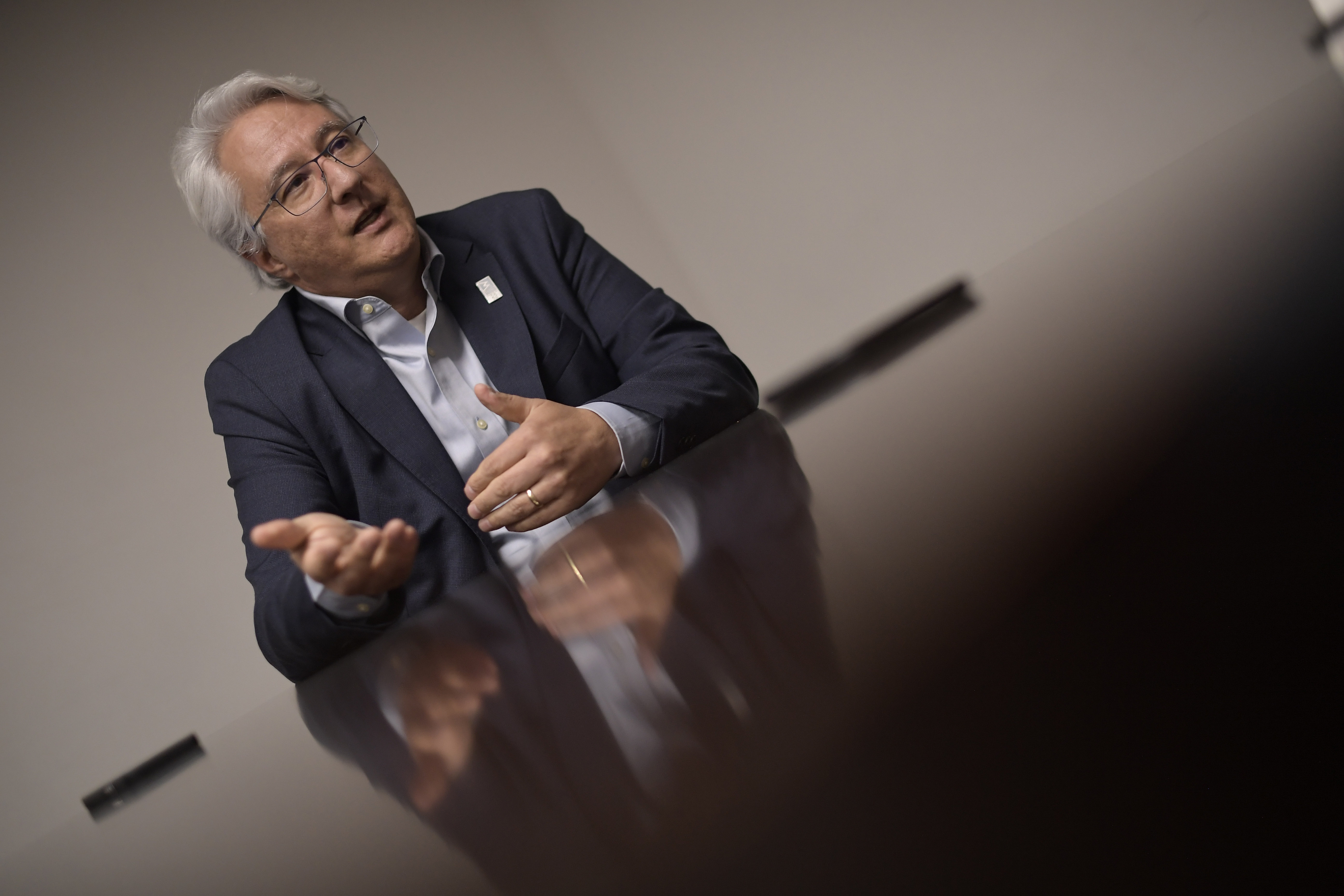 Polémica junta extraordinaria tiene en vilo al gerente del metro de Medellín