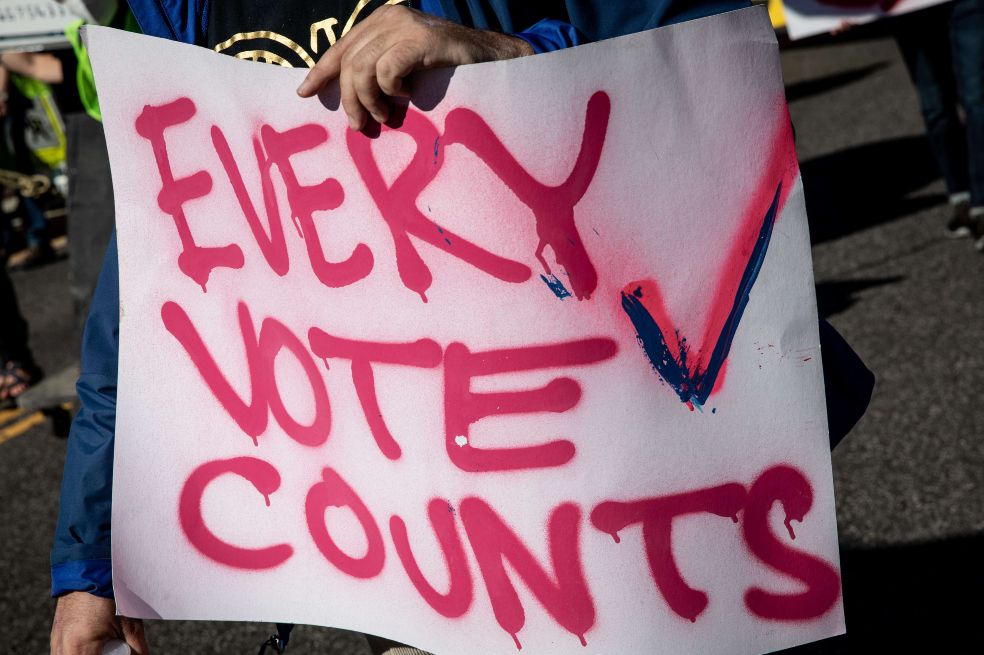 El lema de los simpatizantes de Biden era "cada voto cuenta".