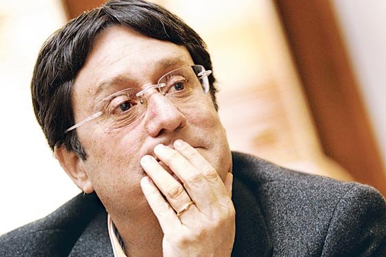 «Pacho» Santos desnuda división en el uribismo