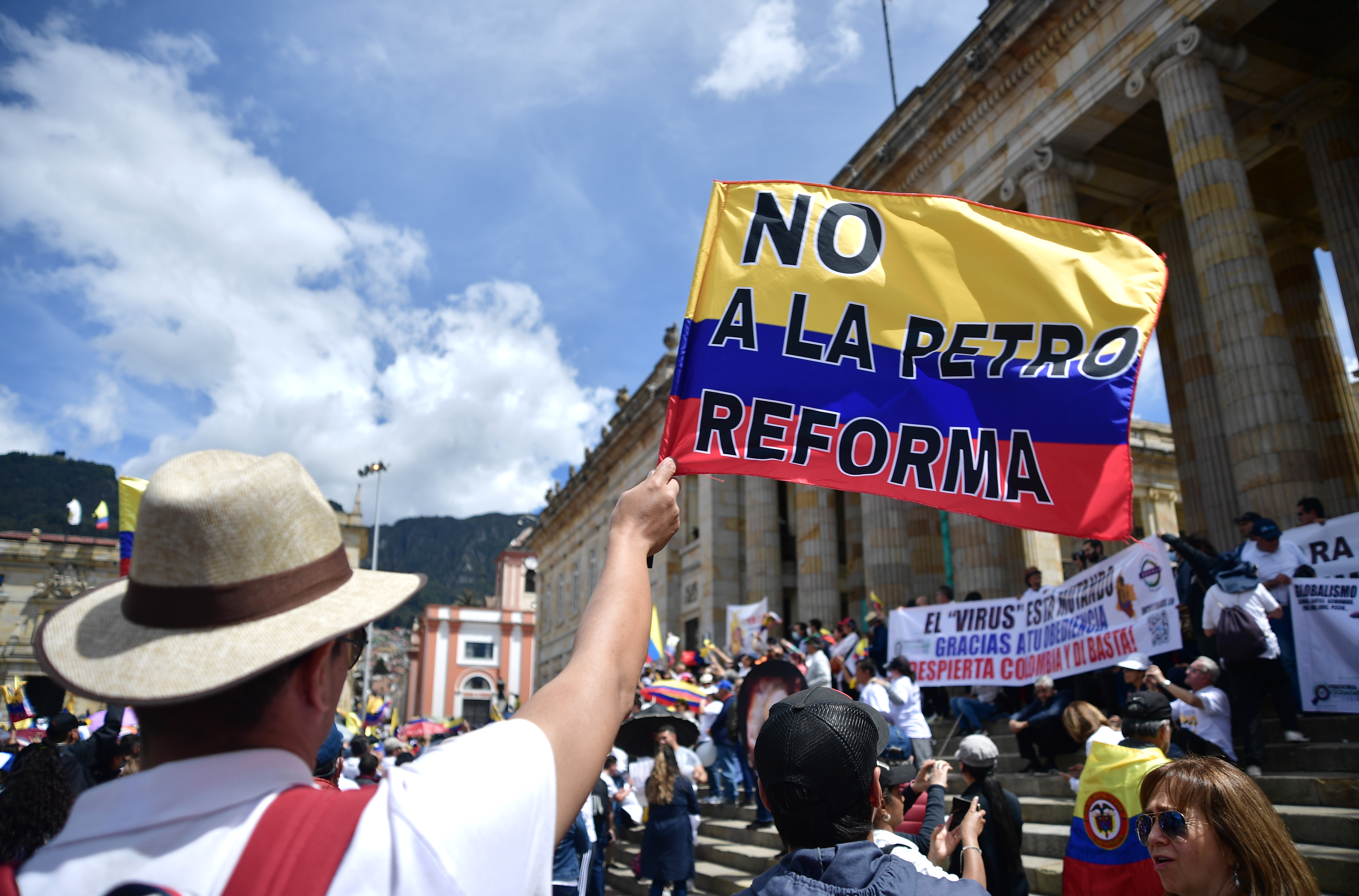 Confusión por dos fechas para marchas contra el gobierno Petro