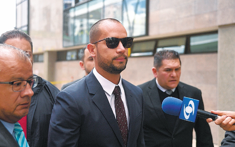 En juicio contra Diego Cadena, testigo reiteró que el abogado sí le ofreció dinero