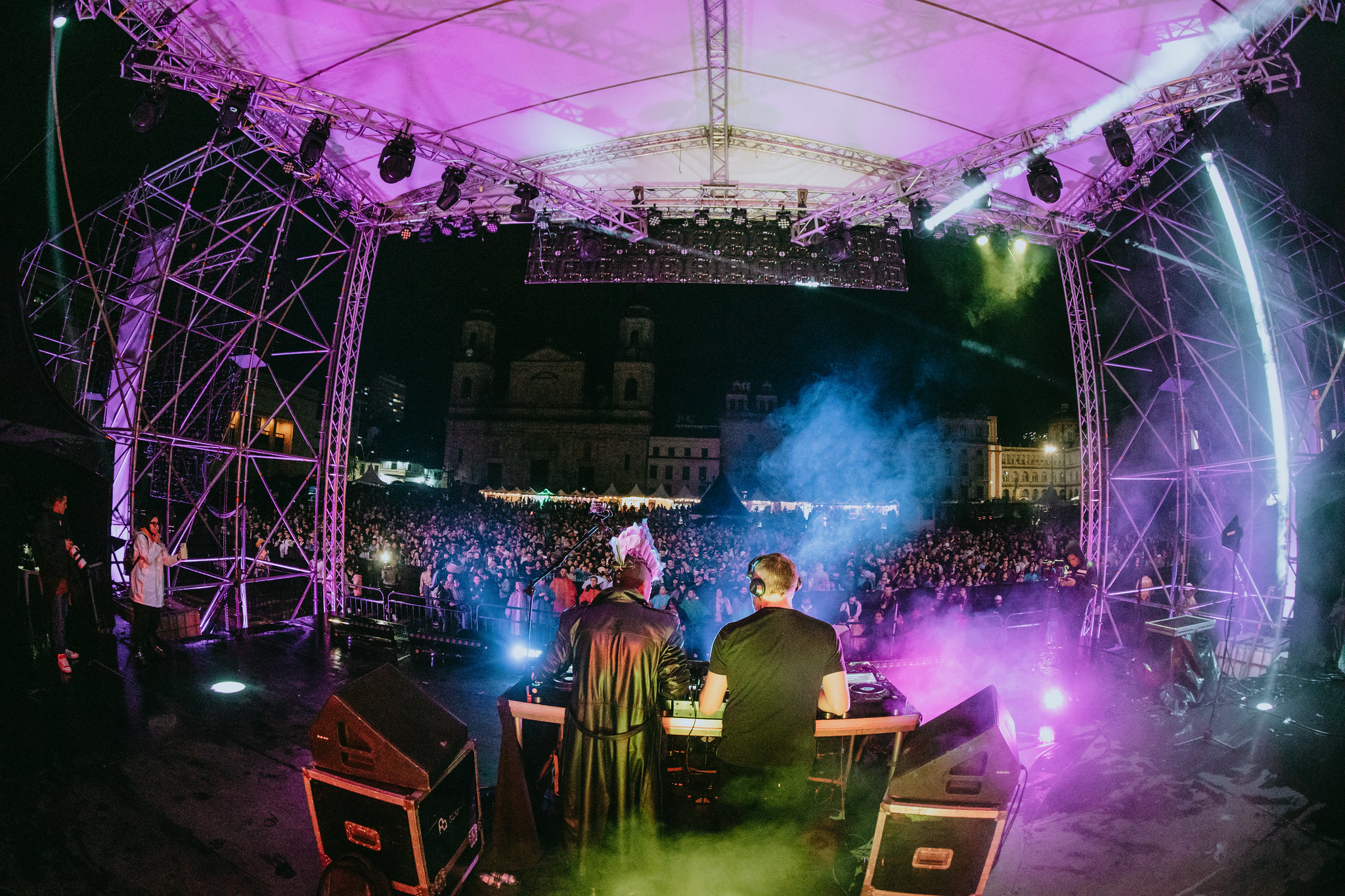 Viva la fiesta de la música electrónica a cielo abierto en la Plaza de Bolívar
